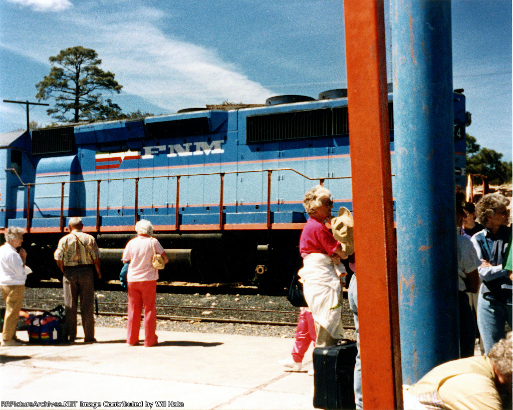 FNM GP40-2